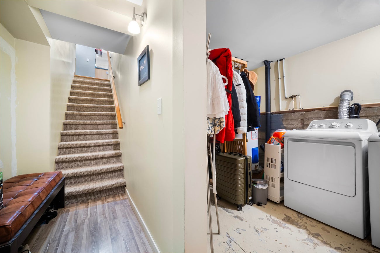 521 Brookmere Avenue - Coquitlam West Single Family Residence for Sale, 5 Bedrooms (R3097578)# - 18