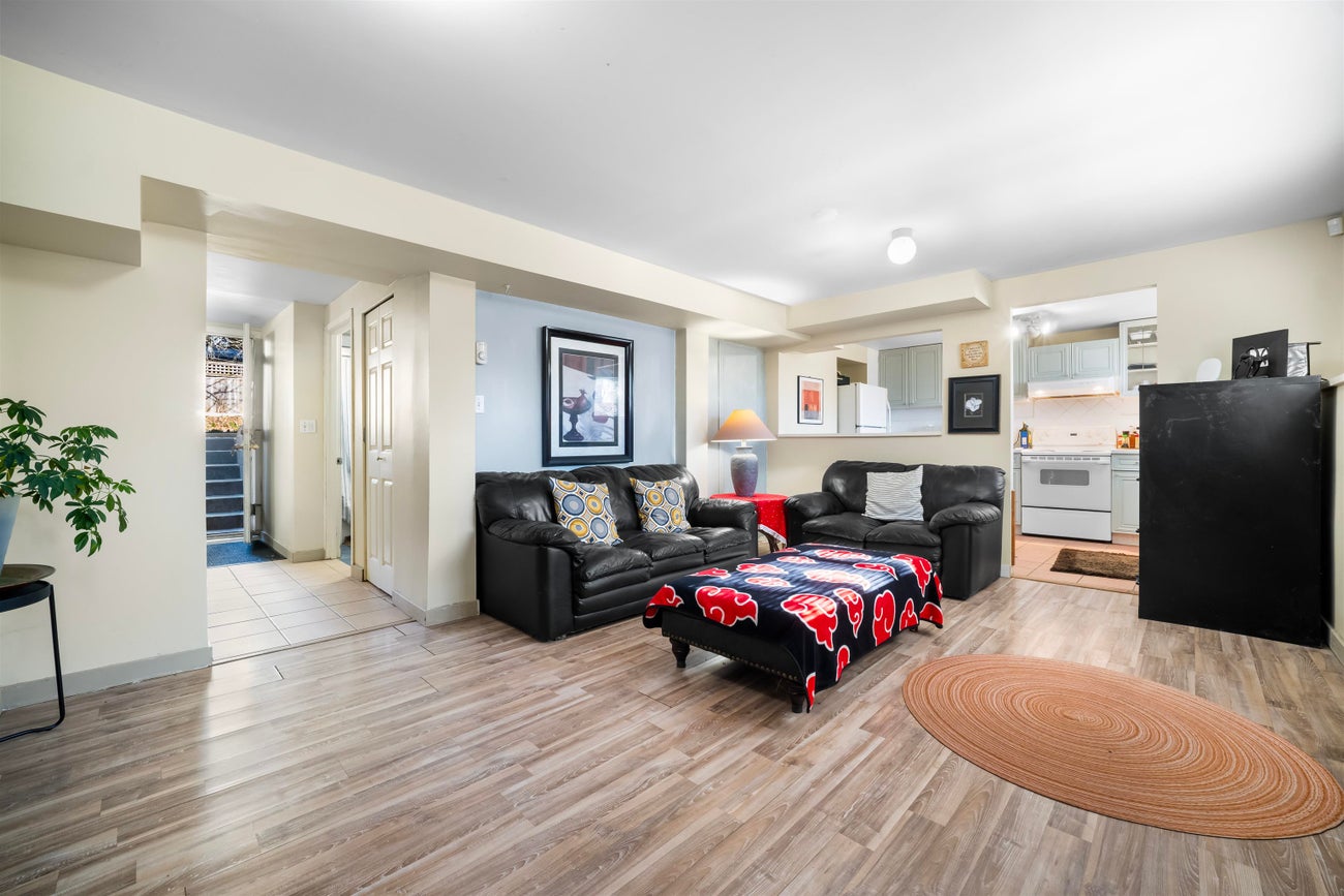 521 Brookmere Avenue - Coquitlam West Single Family Residence for Sale, 5 Bedrooms (R3097578)# - 20