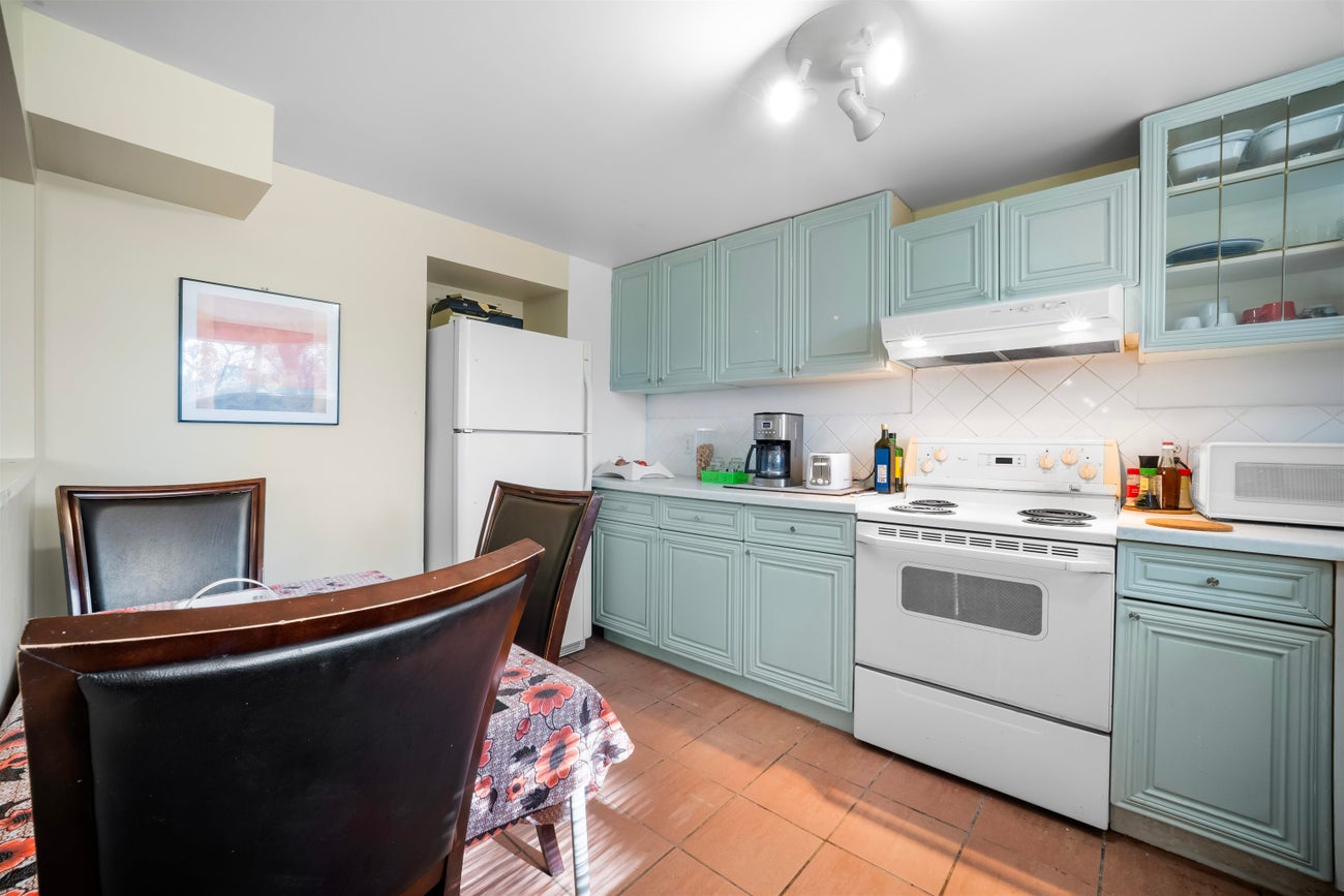 521 Brookmere Avenue - Coquitlam West Single Family Residence for Sale, 5 Bedrooms (R3097578)# - 22