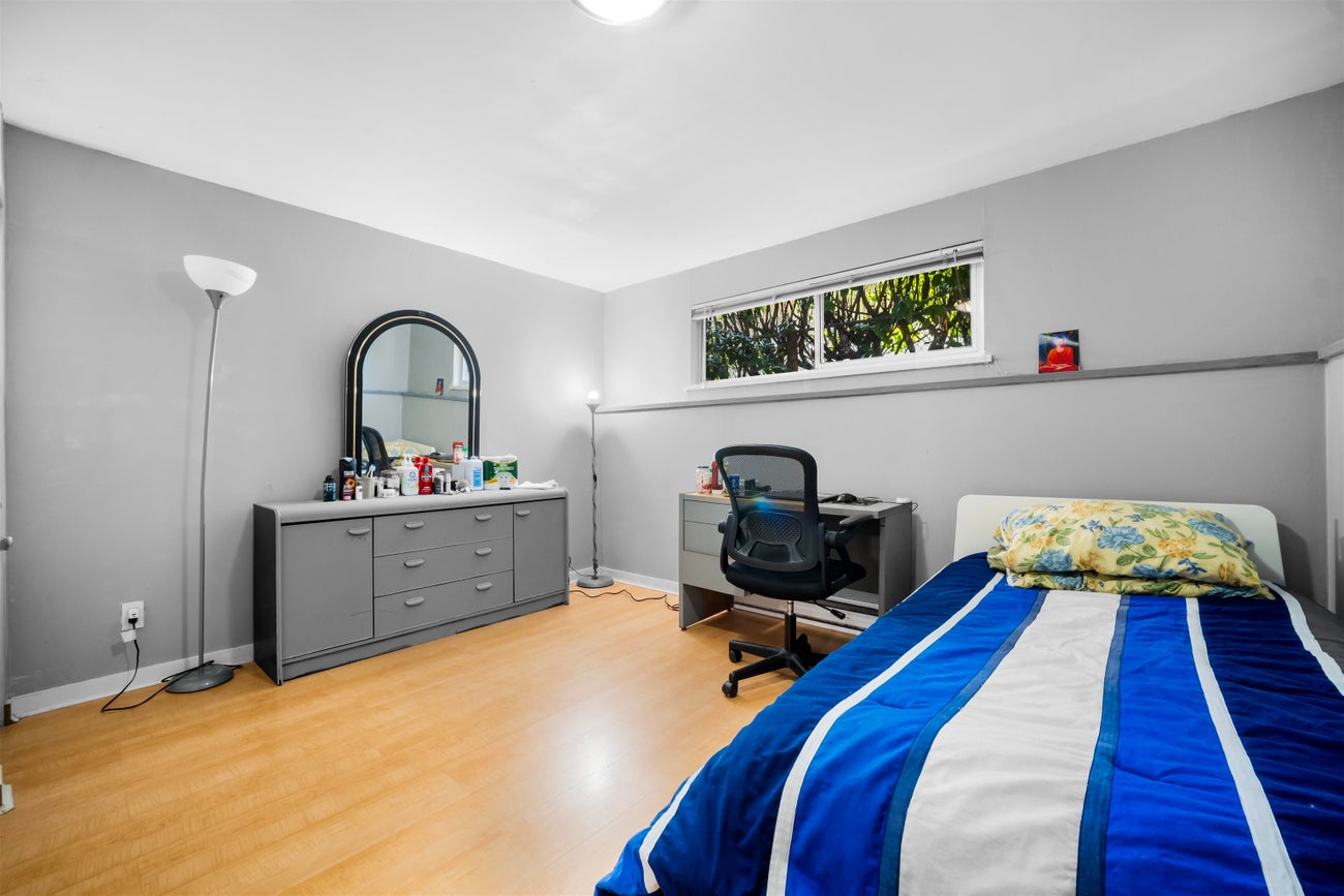 521 Brookmere Avenue - Coquitlam West Single Family Residence for Sale, 5 Bedrooms (R3097578)# - 23