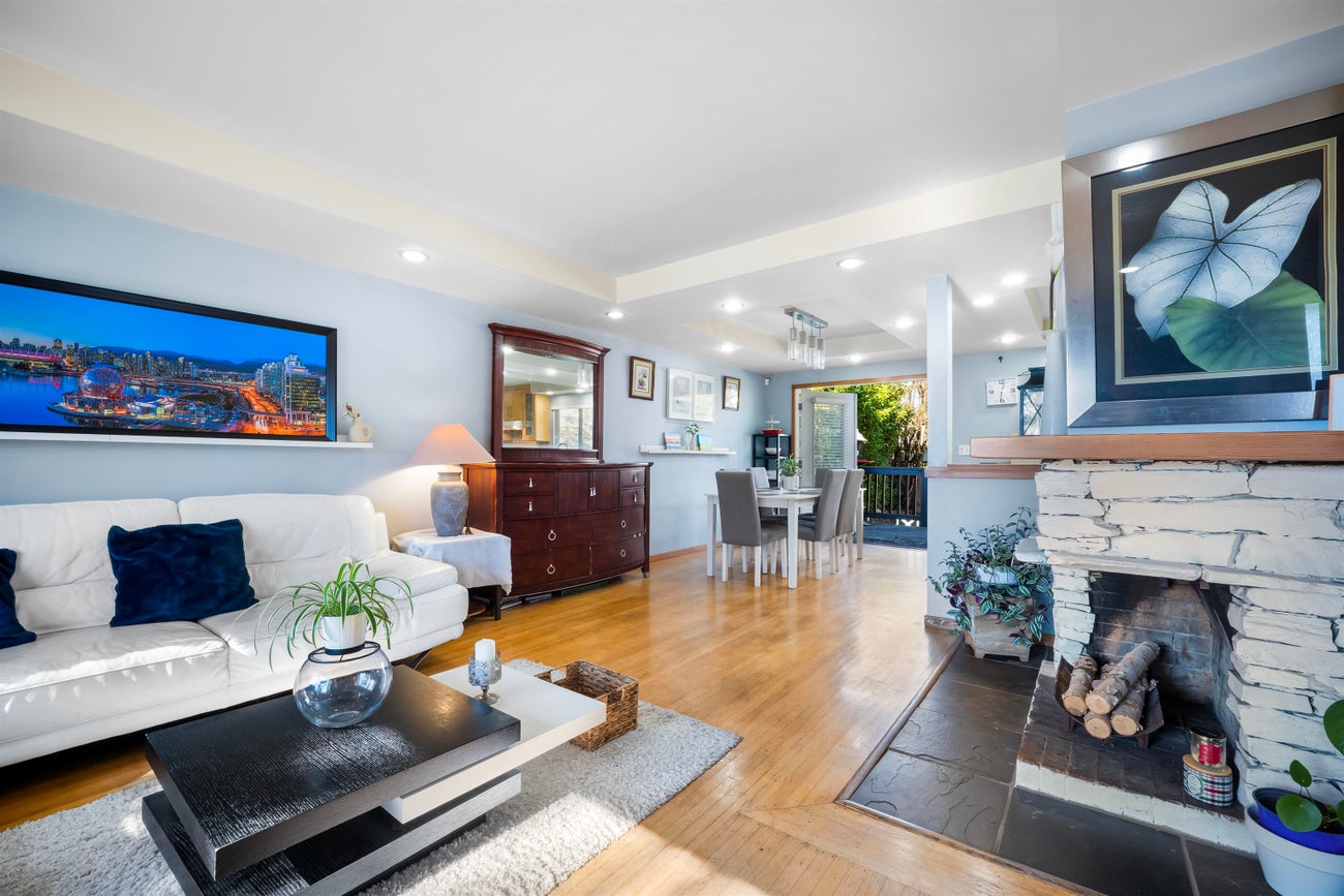 521 Brookmere Avenue - Coquitlam West Single Family Residence for Sale, 5 Bedrooms (R3097578)# - 4