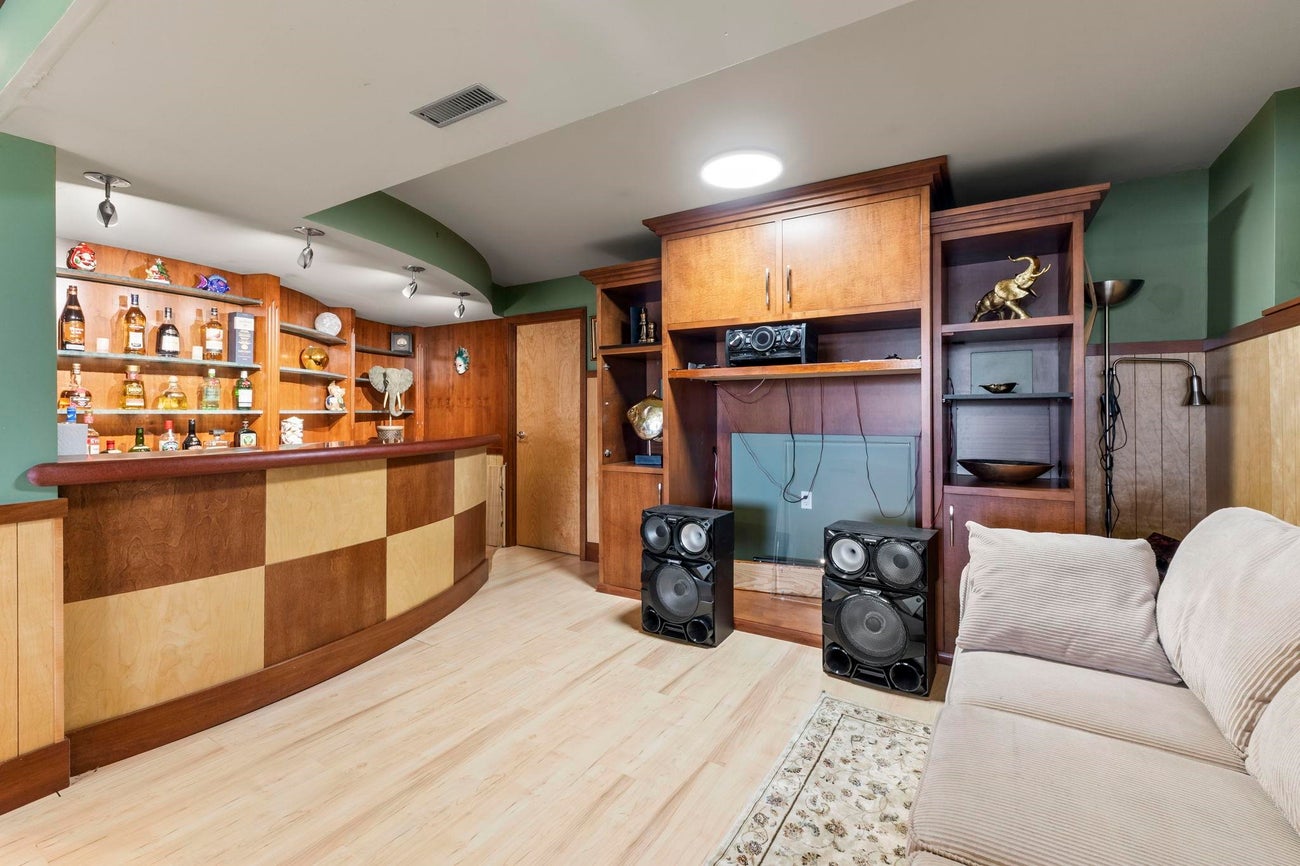 317 Gloucester Court - Coquitlam East Single Family Residence for Sale, 4 Bedrooms (R3097866)# - 27