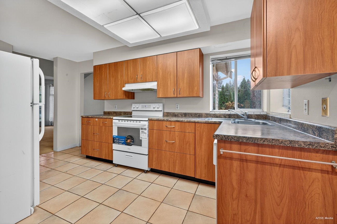 2713 Mara Drive - Coquitlam East Single Family Residence for Sale, 3 Bedrooms (R3098295)# - 9