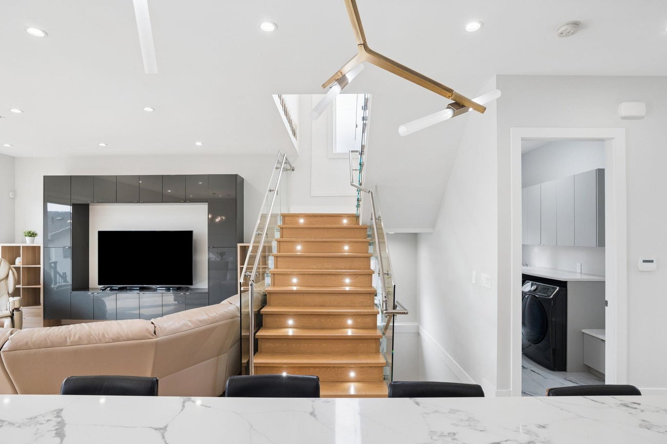 1202A Hammond Avenue - Maillardville Single Family Residence for Sale, 7 Bedrooms (R3099267)# - 10