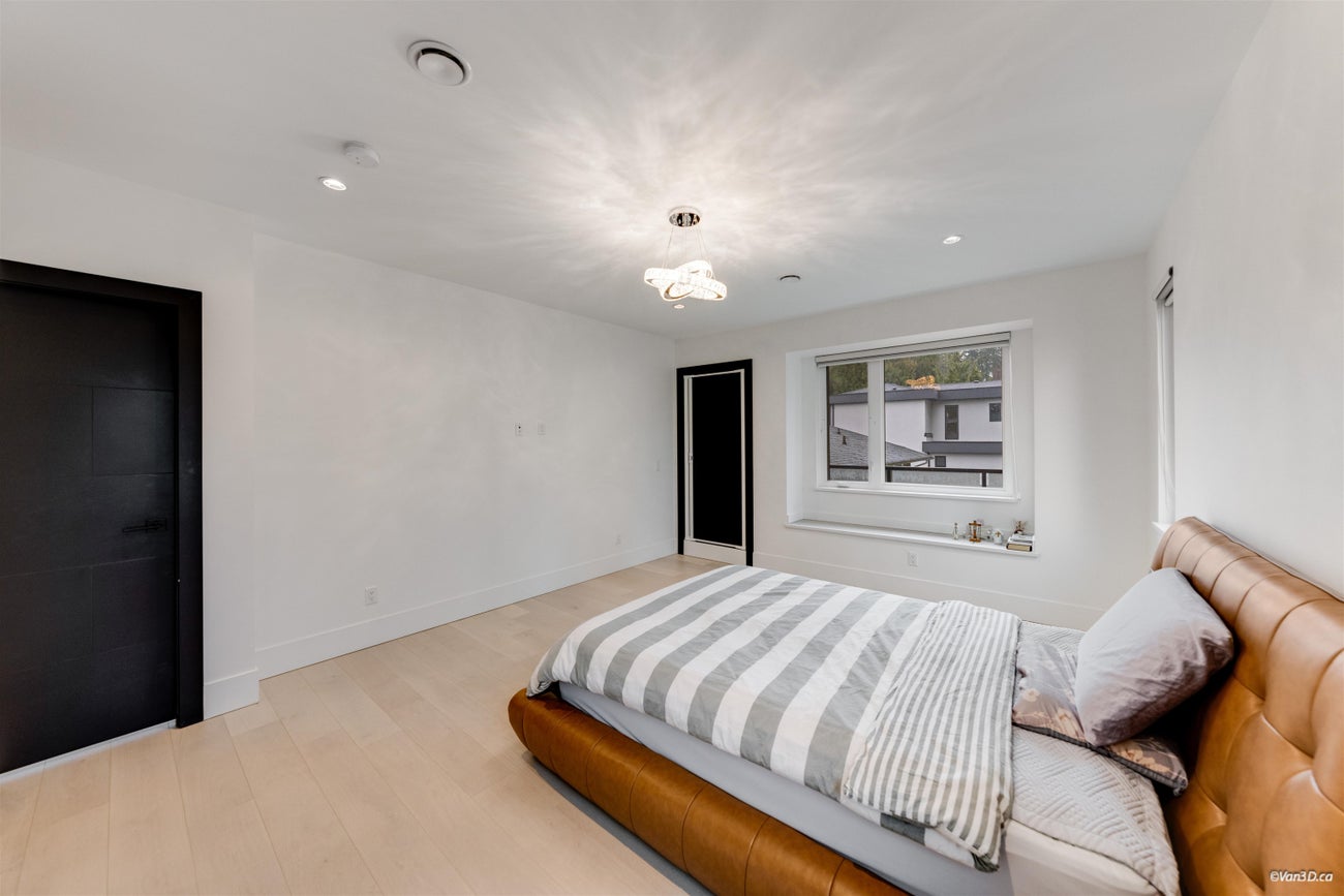 710 Ivy Avenue - Coquitlam West Single Family Residence for Sale, 7 Bedrooms (R3099978)# - 29