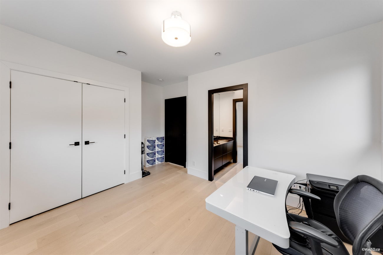 710 Ivy Avenue - Coquitlam West Single Family Residence for Sale, 7 Bedrooms (R3099978)# - 32