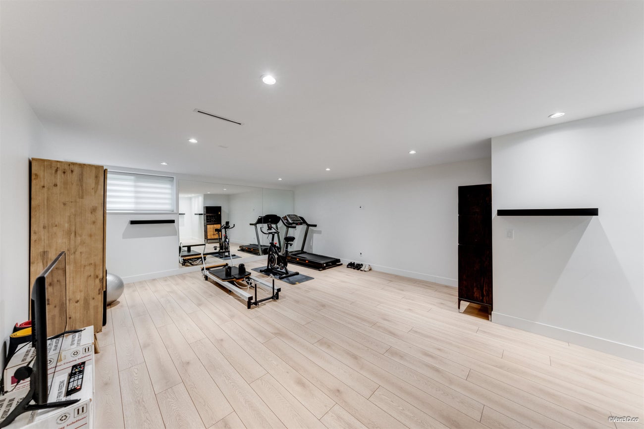 710 Ivy Avenue - Coquitlam West Single Family Residence for Sale, 7 Bedrooms (R3099978)# - 37