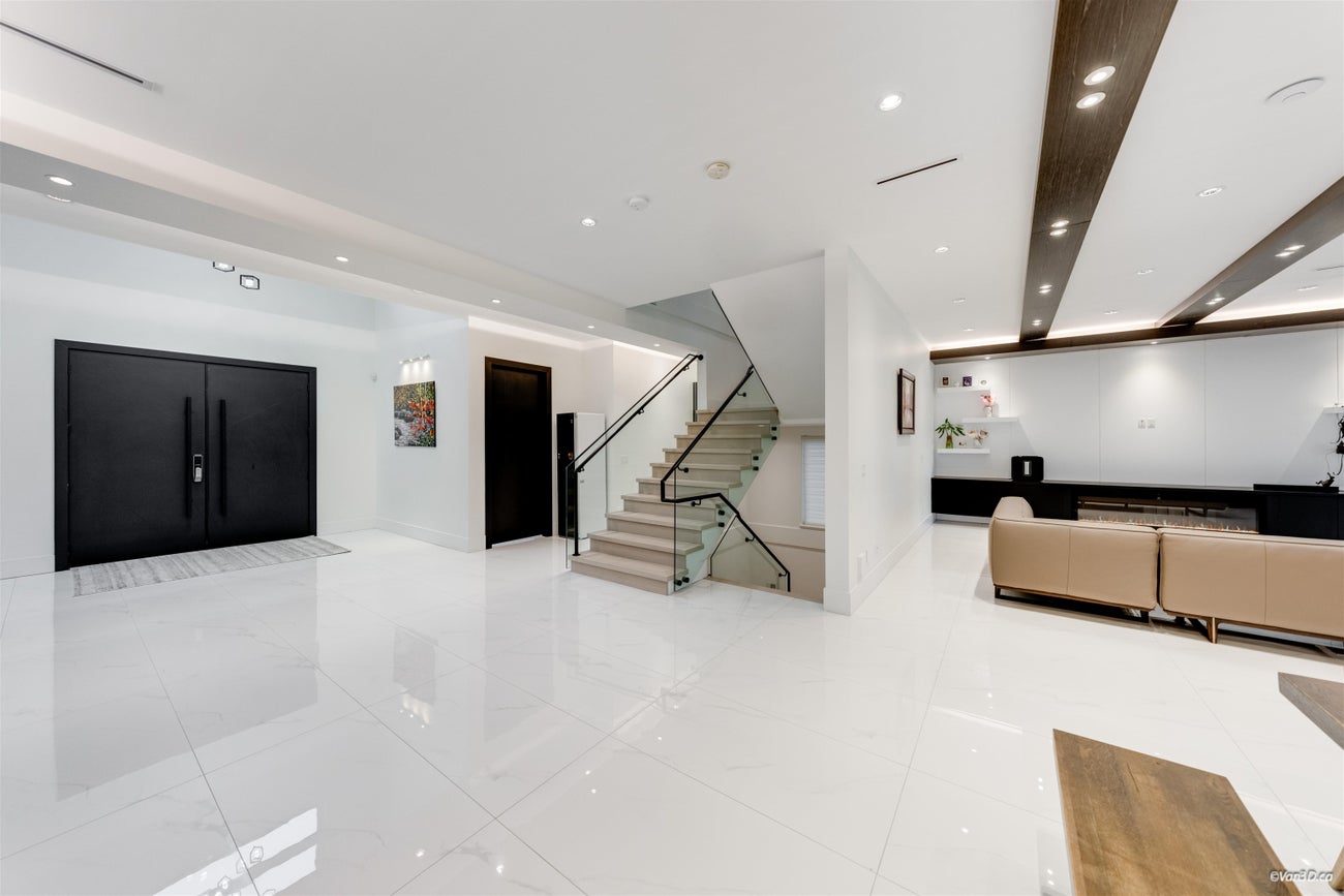 710 Ivy Avenue - Coquitlam West Single Family Residence for Sale, 7 Bedrooms (R3099978)# - 7