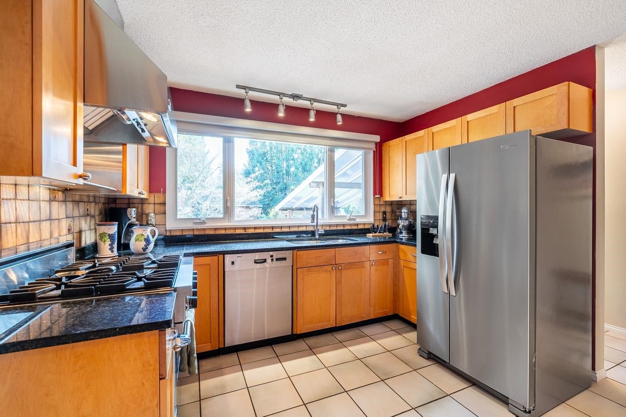 908 Stanton Avenue - Coquitlam West Single Family Residence for Sale, 3 Bedrooms (R3100299)# - 13