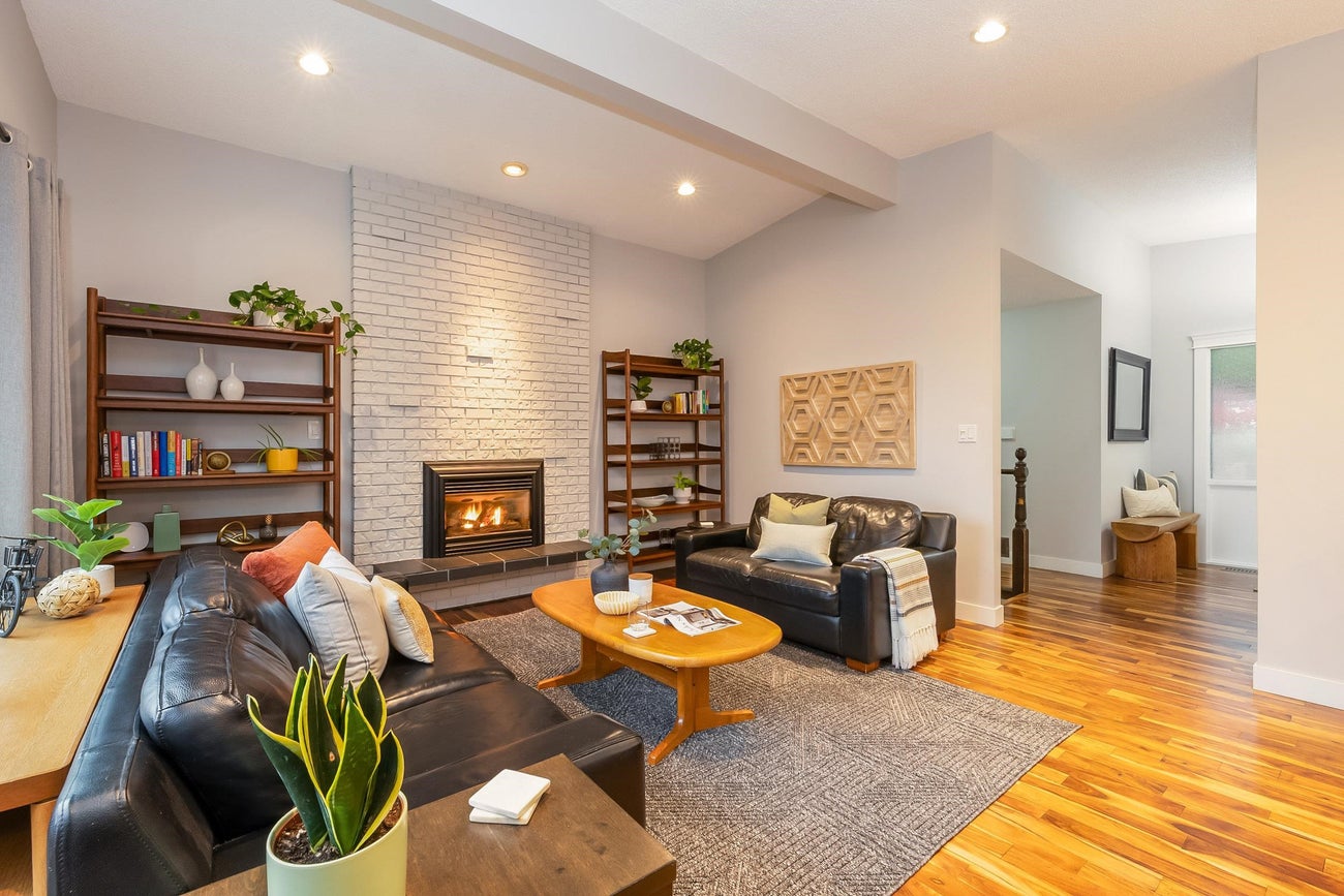 304 Dartmoor Drive - Coquitlam East Single Family Residence for Sale, 4 Bedrooms (R3100831)# - 4