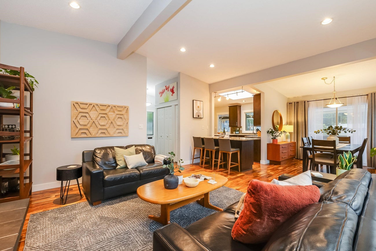 304 Dartmoor Drive - Coquitlam East Single Family Residence for Sale, 4 Bedrooms (R3100831)# - 5