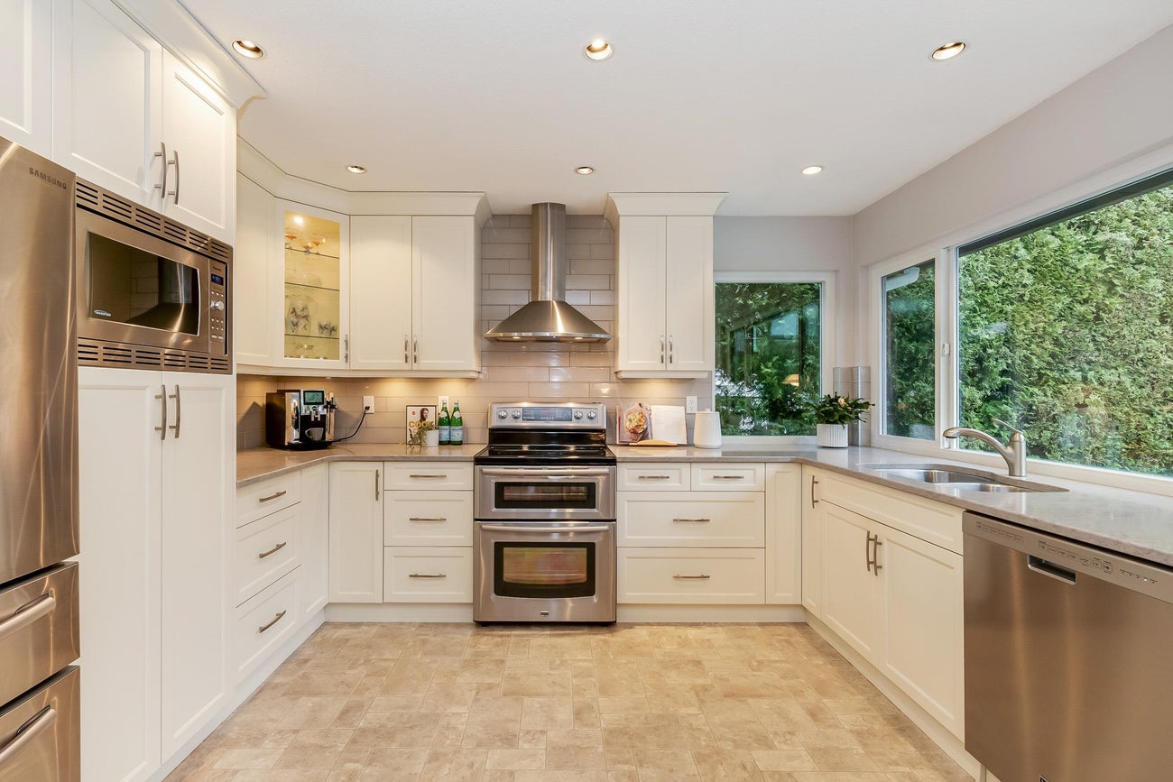 2419 Shawna Way - Central Coquitlam Single Family Residence for Sale, 4 Bedrooms (R3100849)# - 11