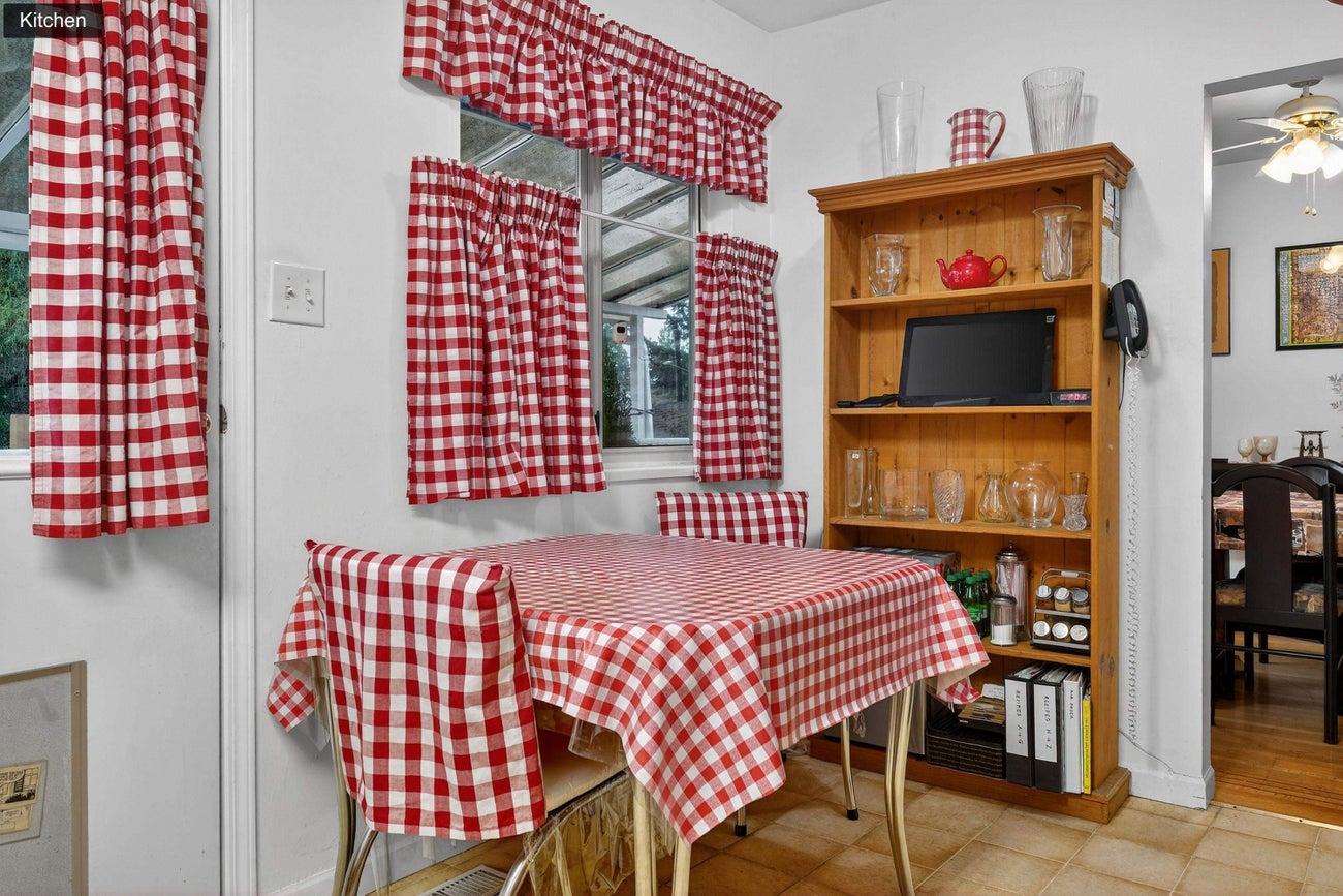 2120 Como Lake Avenue - Central Coquitlam Single Family Residence for Sale, 5 Bedrooms (R3100936)# - 12