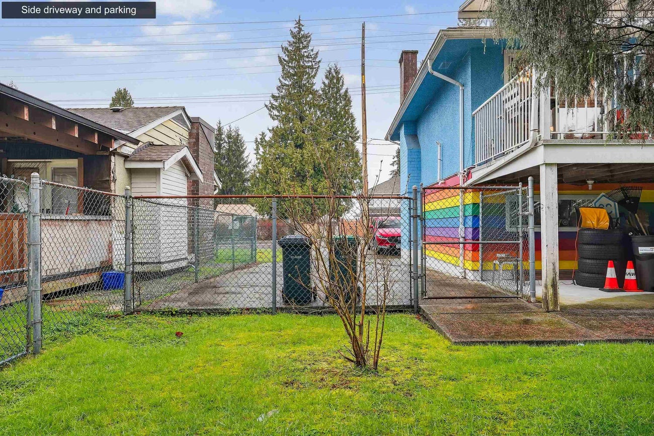 2120 Como Lake Avenue - Central Coquitlam Single Family Residence for Sale, 5 Bedrooms (R3100936)# - 30