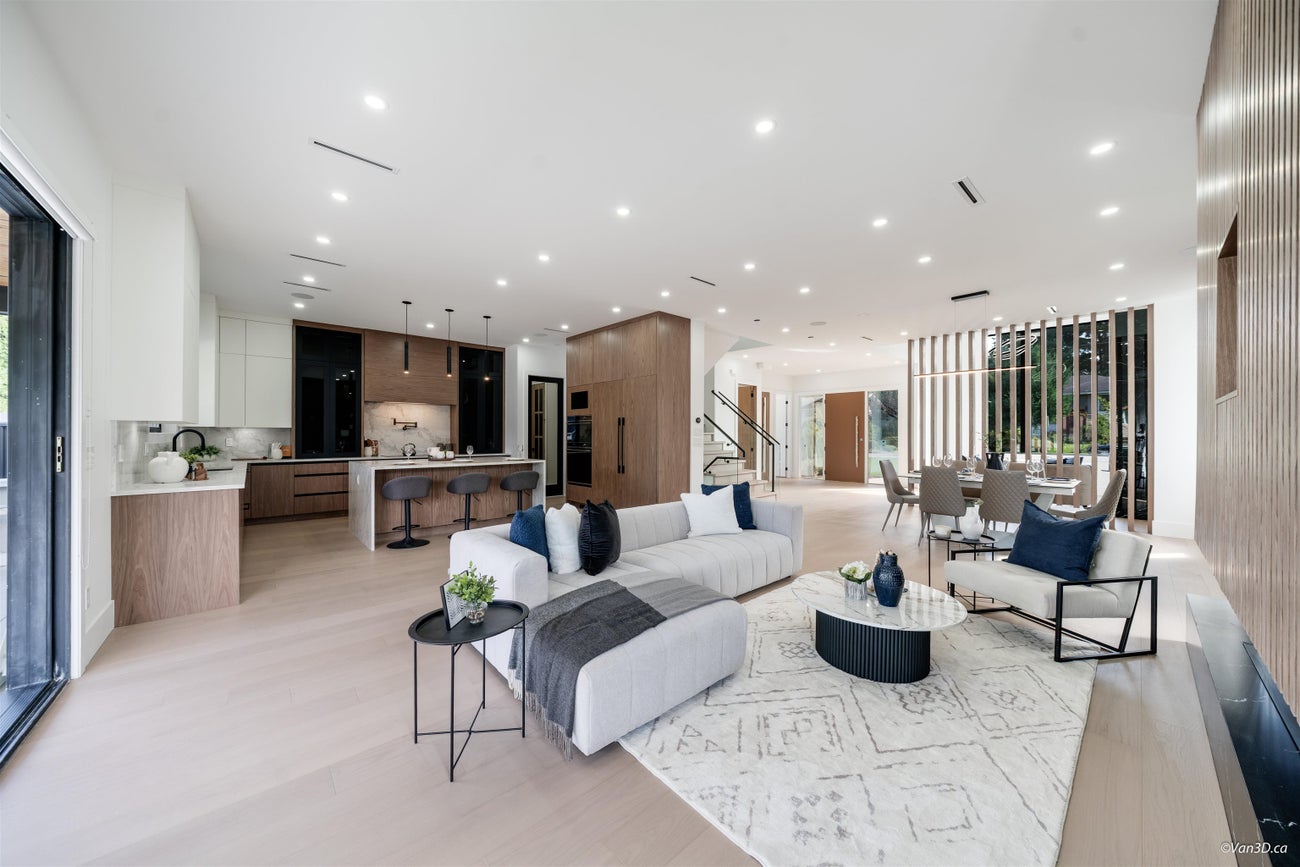 817 Cornell Avenue - Coquitlam West Single Family Residence for Sale, 8 Bedrooms (R3101336)# - 8