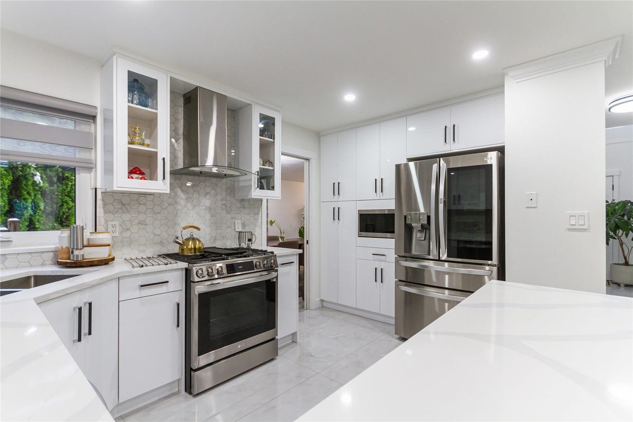 2799 Mara Drive - Coquitlam East Single Family Residence for Sale, 6 Bedrooms (R3101587)# - 10