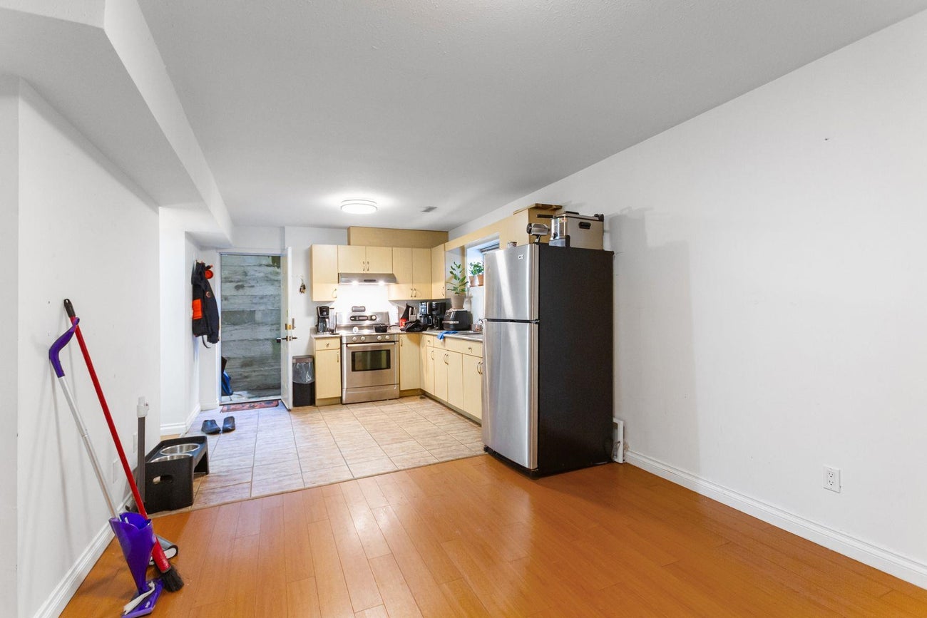 2799 Mara Drive - Coquitlam East Single Family Residence for Sale, 6 Bedrooms (R3101587)# - 23