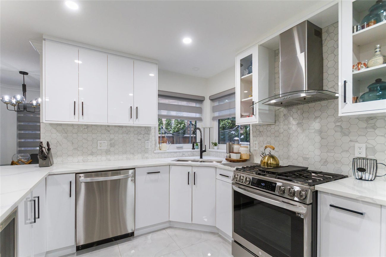 2799 Mara Drive - Coquitlam East Single Family Residence for Sale, 6 Bedrooms (R3101587)# - 9