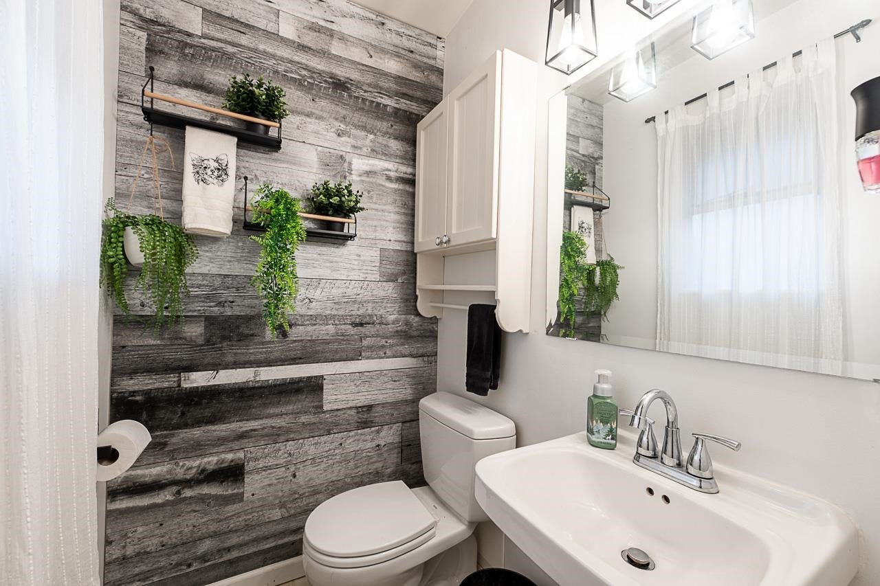 635 Midvale Street - Central Coquitlam Single Family Residence for Sale, 5 Bedrooms (R3102167)# - 12