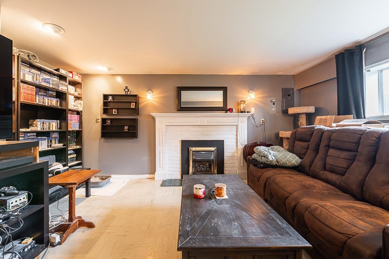 635 Midvale Street - Central Coquitlam Single Family Residence for Sale, 5 Bedrooms (R3102167)# - 26