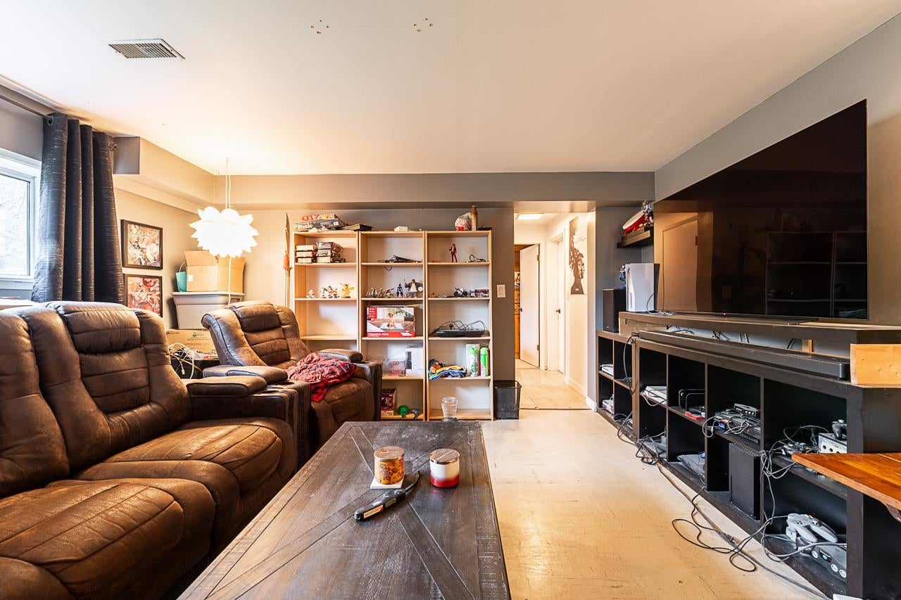 635 Midvale Street - Central Coquitlam Single Family Residence for Sale, 5 Bedrooms (R3102167)# - 27