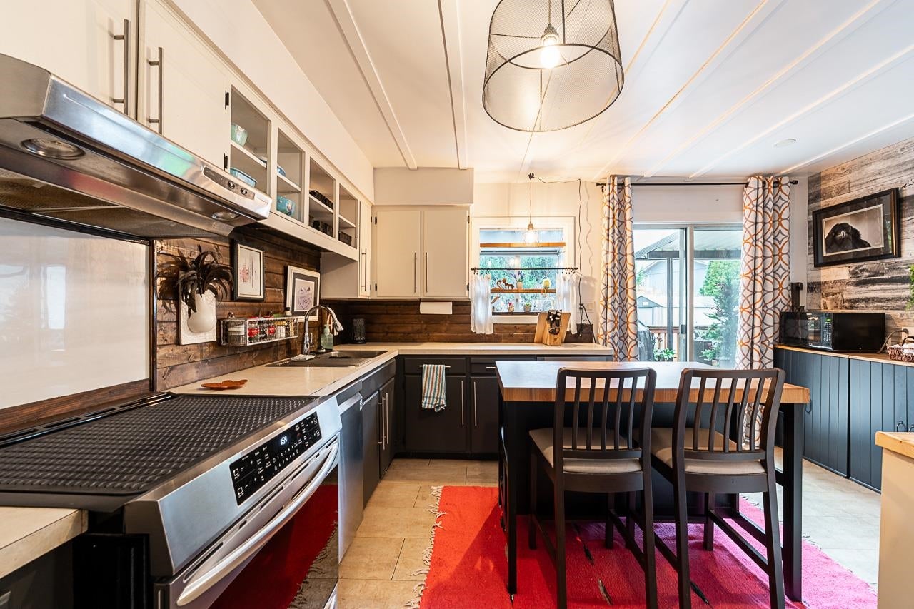 635 Midvale Street - Central Coquitlam Single Family Residence for Sale, 5 Bedrooms (R3102167)# - 7