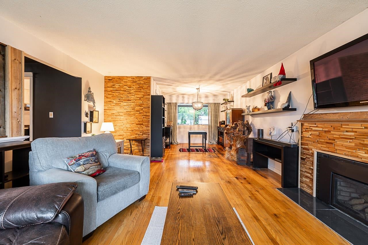 635 Midvale Street - Central Coquitlam Single Family Residence for Sale, 5 Bedrooms (R3102167)# - 7