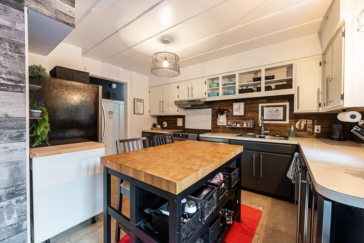 635 Midvale Street - Central Coquitlam Single Family Residence for Sale, 5 Bedrooms (R3102167)# - 8