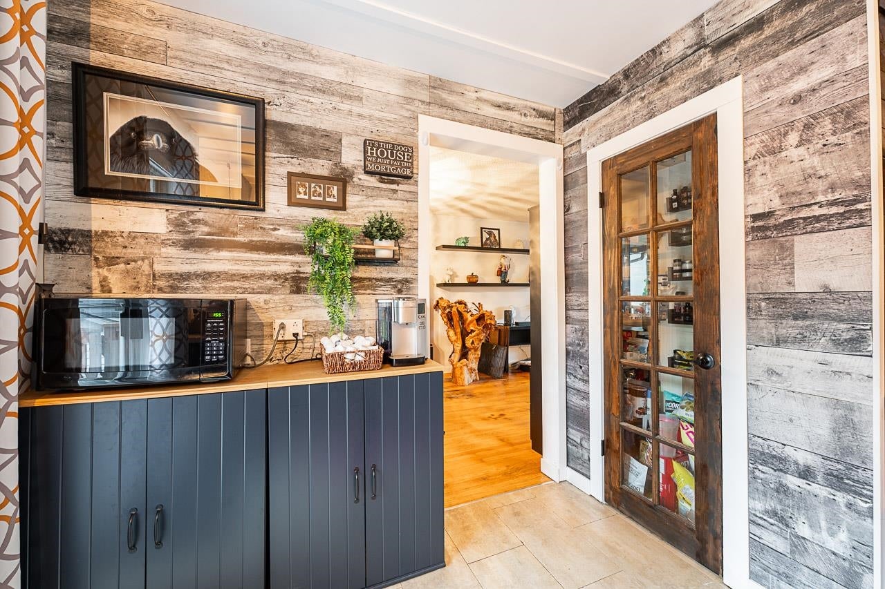 635 Midvale Street - Central Coquitlam Single Family Residence for Sale, 5 Bedrooms (R3102167)# - 9