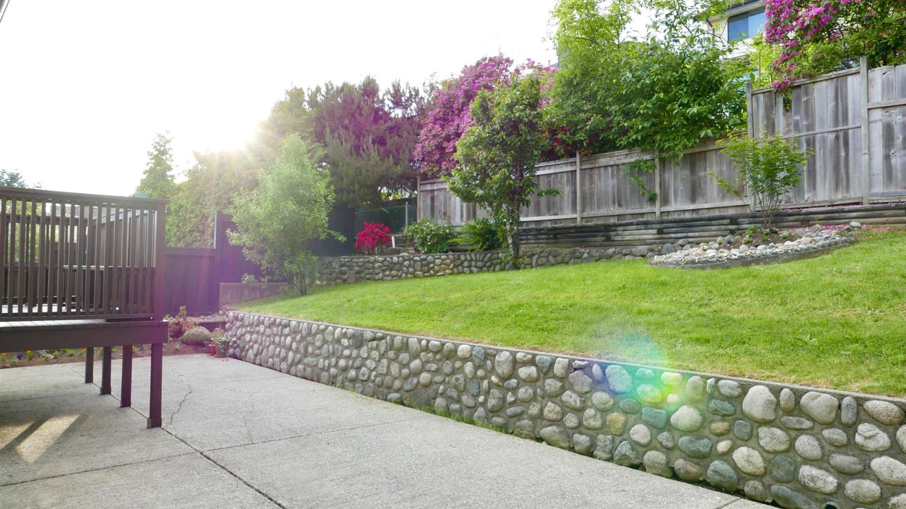 7625 Aubrey Street - Simon Fraser Univer. Single Family Residence for Sale, 5 Bedrooms (R3102282)# - 17