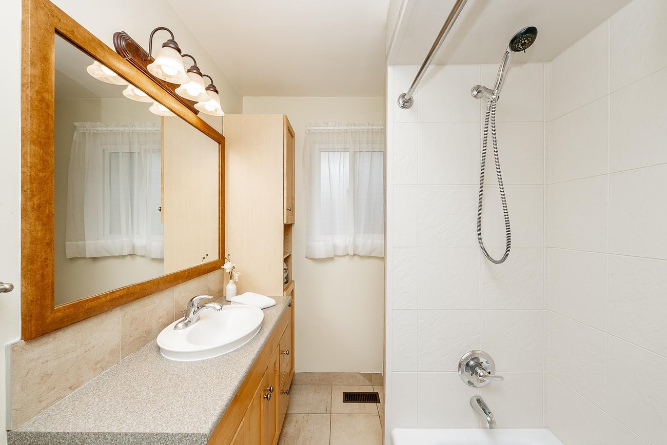 1771 Rideau Avenue - Central Coquitlam Single Family Residence for Sale, 3 Bedrooms (R3102983)# - 17