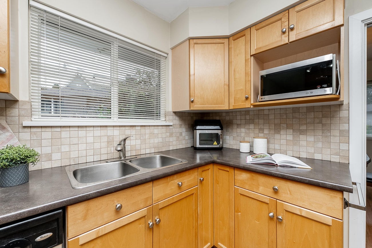 1771 Rideau Avenue - Central Coquitlam Single Family Residence for Sale, 3 Bedrooms (R3102983)# - 8