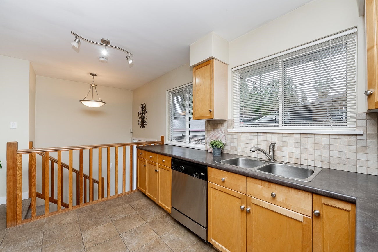 1771 Rideau Avenue - Central Coquitlam Single Family Residence for Sale, 3 Bedrooms (R3102983)# - 9