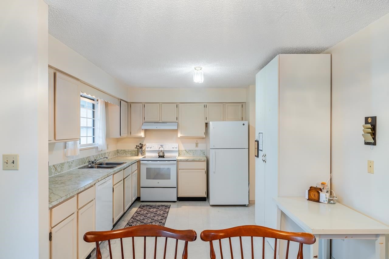 1632 Como Lake Avenue - Central Coquitlam Single Family Residence for Sale, 4 Bedrooms (R3103026)# - 10