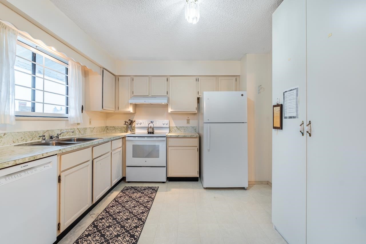 1632 Como Lake Avenue - Central Coquitlam Single Family Residence for Sale, 4 Bedrooms (R3103026)# - 8