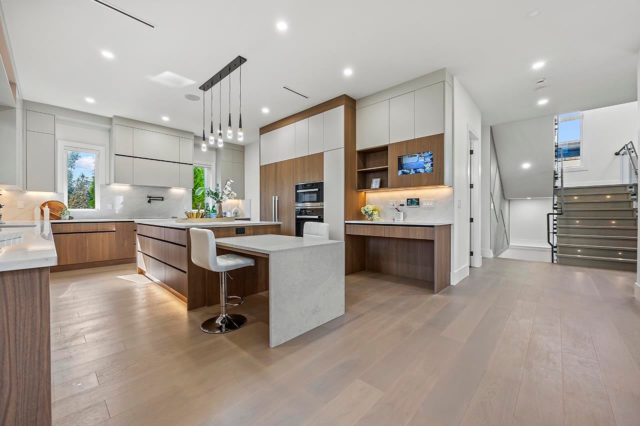 687 Folsom Street - Central Coquitlam Single Family Residence for Sale, 7 Bedrooms (R3103033)# - 12 687 Folsom Street - Central Coquitlam Single Family Residence for Sale, 7 Bedrooms (R3103033)# - 12