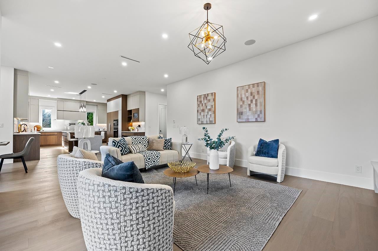 687 Folsom Street - Central Coquitlam Single Family Residence for Sale, 7 Bedrooms (R3103033)# - 16 687 Folsom Street - Central Coquitlam Single Family Residence for Sale, 7 Bedrooms (R3103033)# - 16