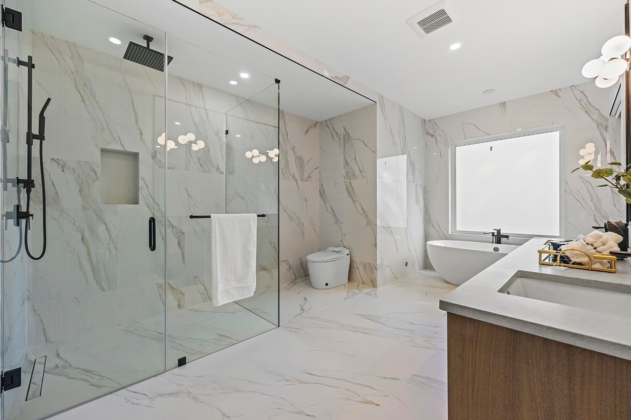 687 Folsom Street - Central Coquitlam Single Family Residence for Sale, 7 Bedrooms (R3103033)# - 28 687 Folsom Street - Central Coquitlam Single Family Residence for Sale, 7 Bedrooms (R3103033)# - 28