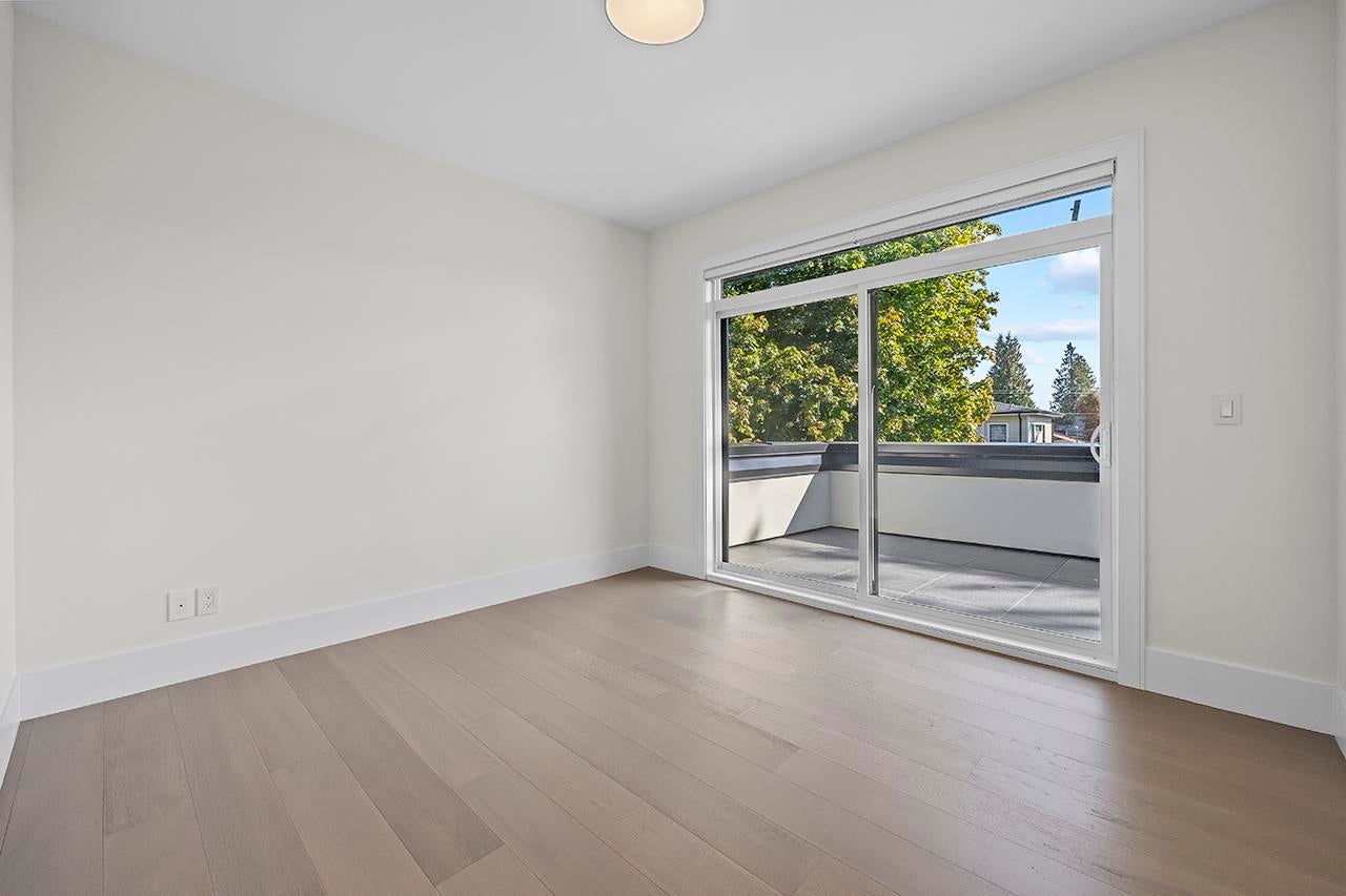 687 Folsom Street - Central Coquitlam Single Family Residence for Sale, 7 Bedrooms (R3103033)# - 31