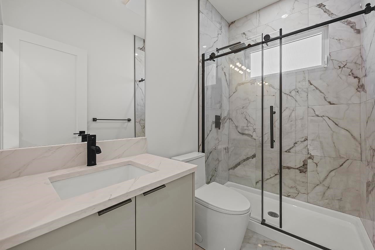 687 Folsom Street - Central Coquitlam Single Family Residence for Sale, 7 Bedrooms (R3103033)# - 32 687 Folsom Street - Central Coquitlam Single Family Residence for Sale, 7 Bedrooms (R3103033)# - 32