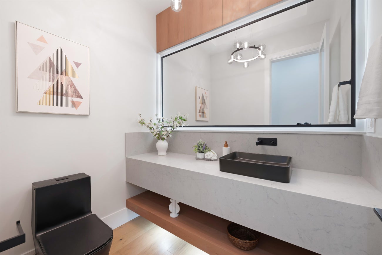 1846 Lemax Avenue - Central Coquitlam Single Family Residence for Sale, 9 Bedrooms (R3103207)# - 33