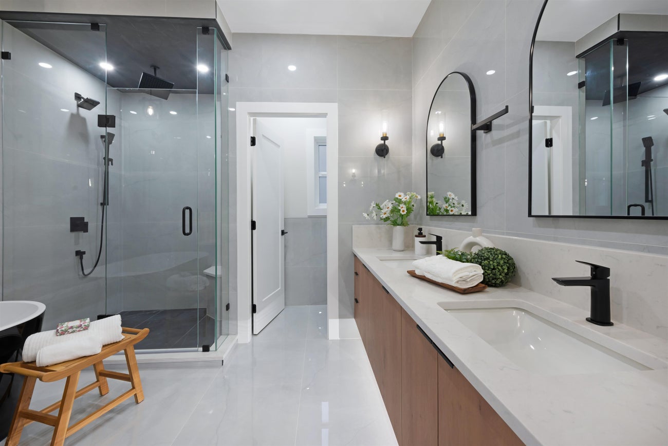 1846 Lemax Avenue - Central Coquitlam Single Family Residence for Sale, 9 Bedrooms (R3103207)# - 36