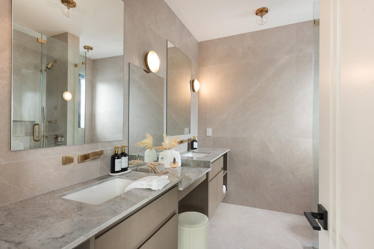 4413 Oxford Street - Vancouver Heights Single Family Residence for Sale, 7 Bedrooms (R3103470)# - 20