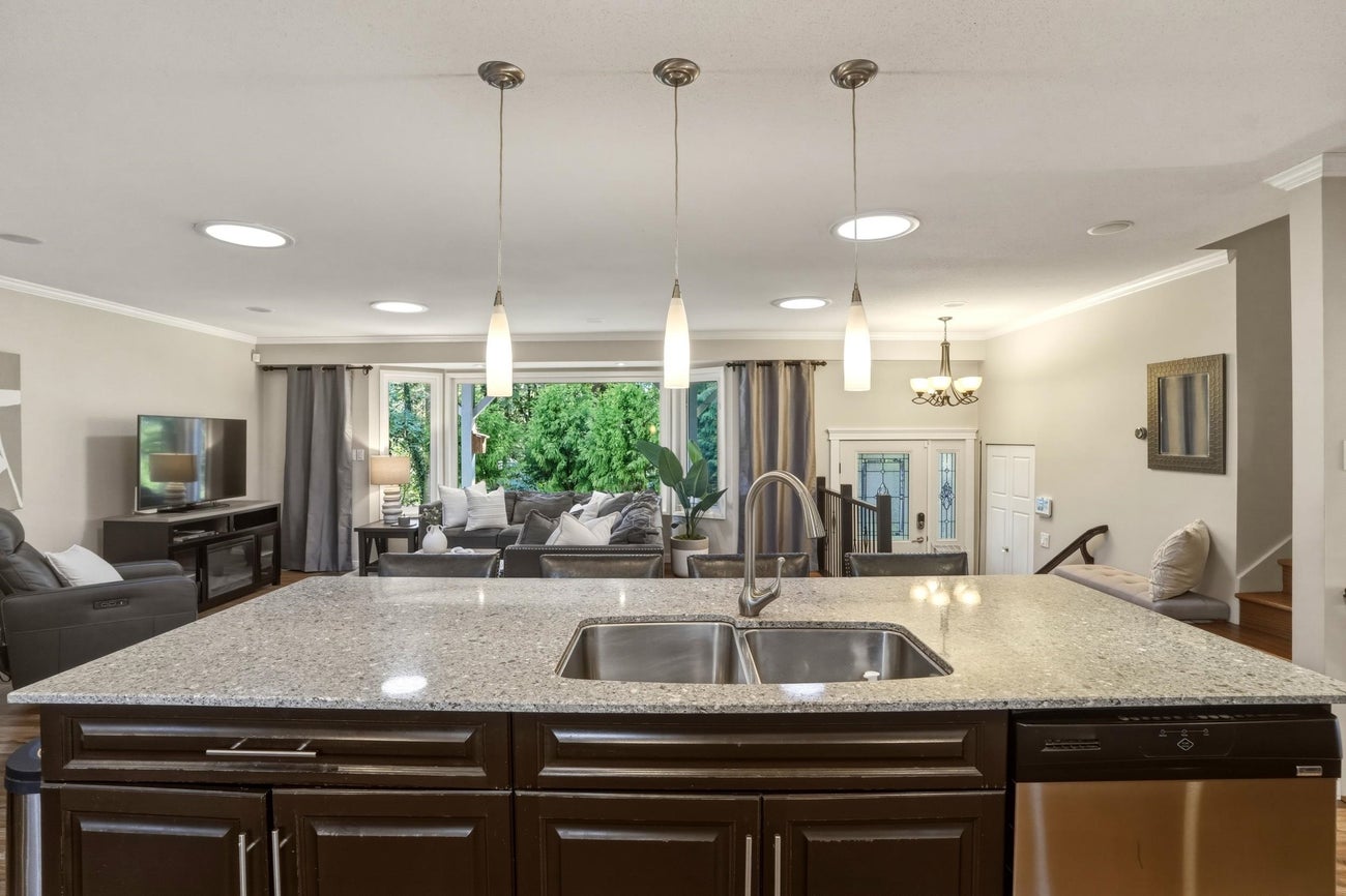 2386 Shawna Way - Central Coquitlam Single Family Residence for Sale, 4 Bedrooms (R3103476)# - 5 2386 Shawna Way - Central Coquitlam Single Family Residence for Sale, 4 Bedrooms (R3103476)# - 5