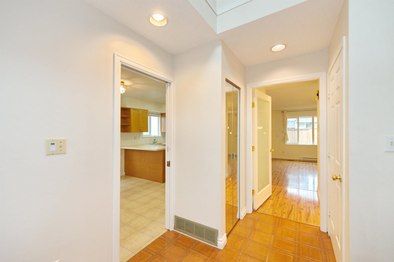 7203 Bridlewood Court - Simon Fraser Univer. Single Family Residence for Sale, 5 Bedrooms (R3104256)# - 3