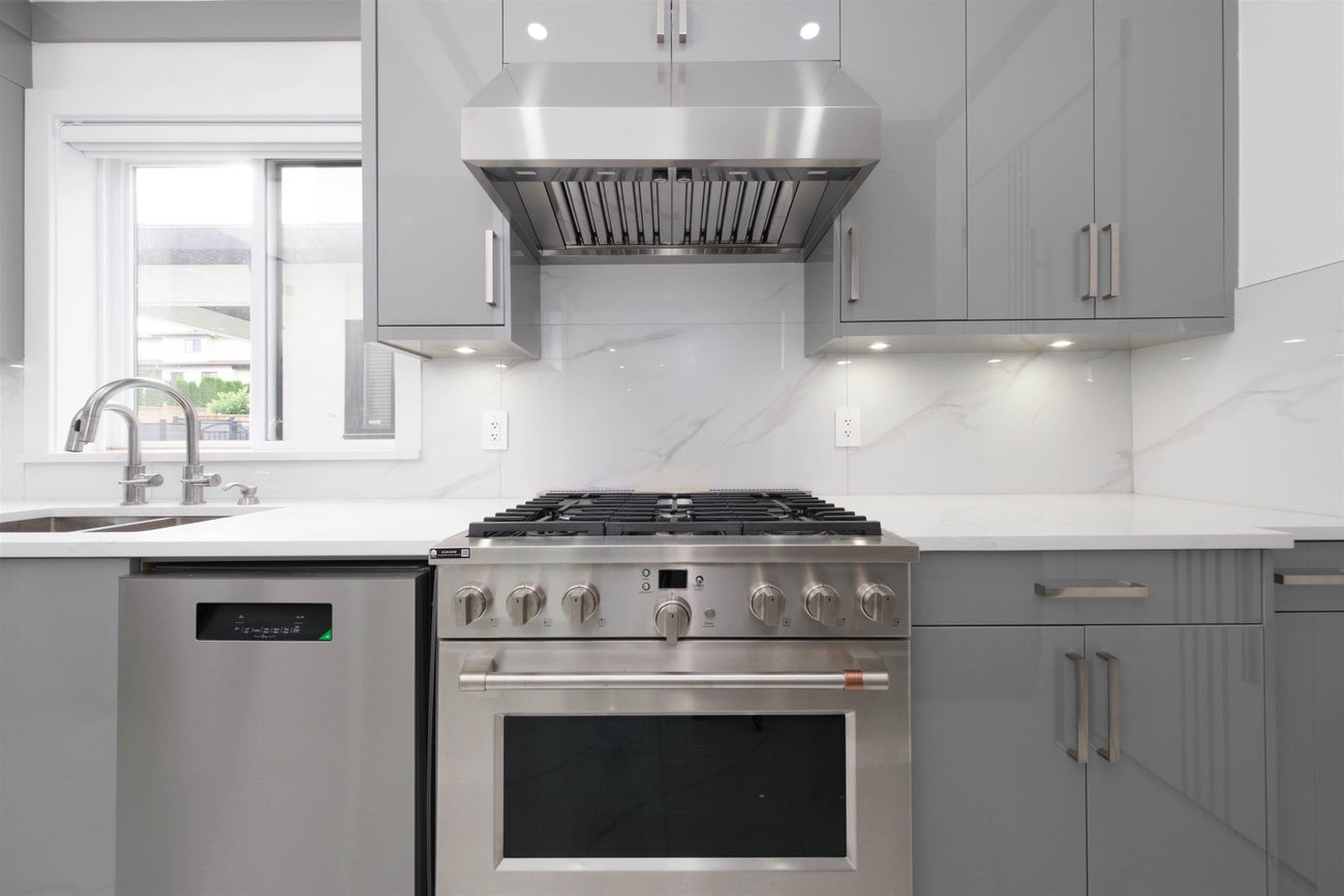 1100 Como Lake Avenue - Central Coquitlam single-family-residence for Sale, 10 Bedrooms (R3104257)# - 11