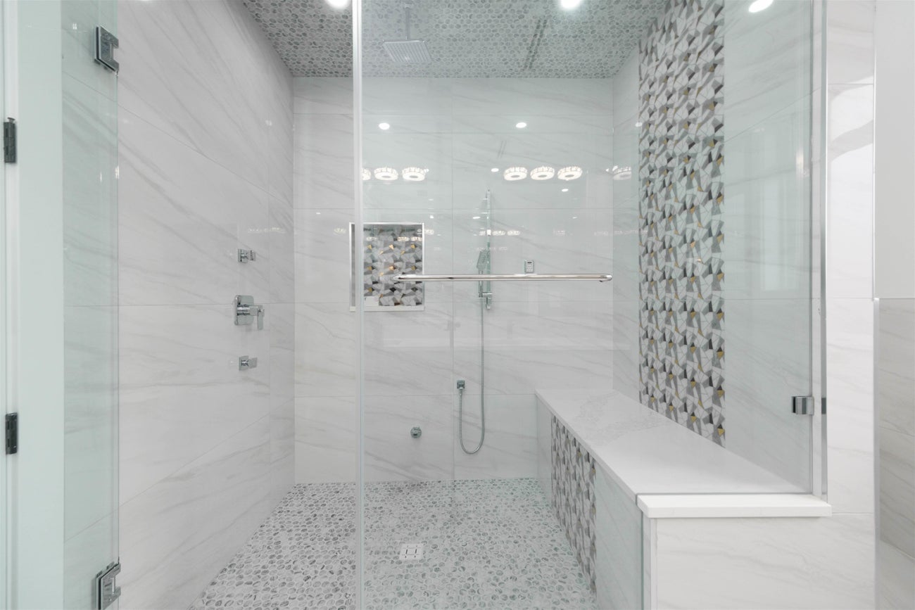 1100 Como Lake Avenue - Central Coquitlam single-family-residence for Sale, 10 Bedrooms (R3104257)# - 22