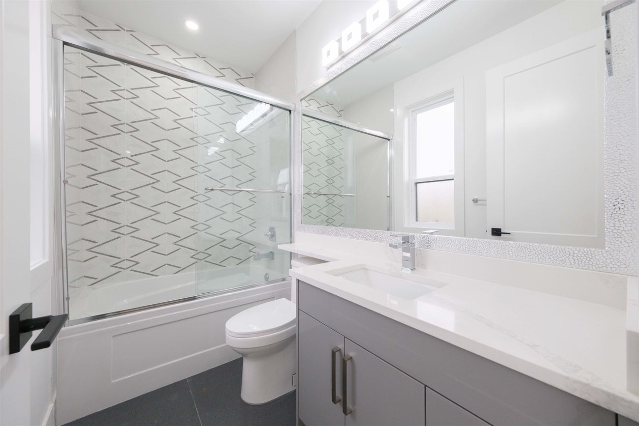 1100 Como Lake Avenue - Central Coquitlam single-family-residence for Sale, 10 Bedrooms (R3104257)# - 27