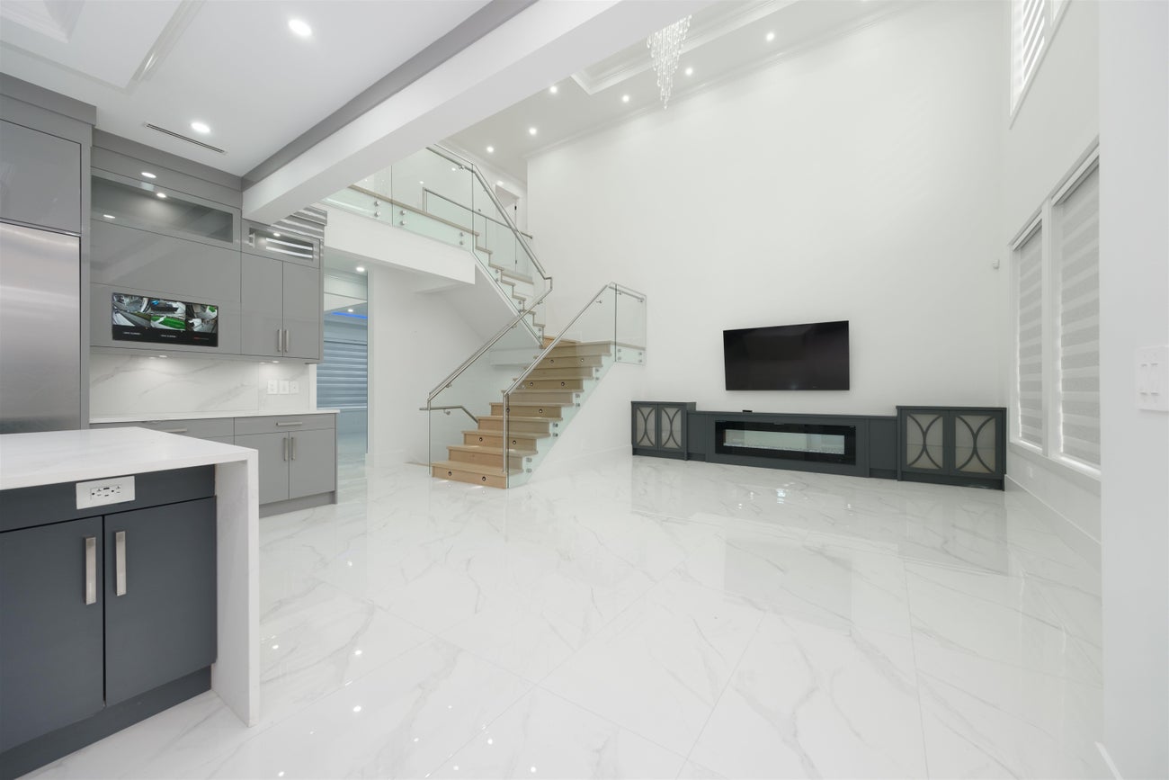 1100 Como Lake Avenue - Central Coquitlam single-family-residence for Sale, 10 Bedrooms (R3104257)# - 6