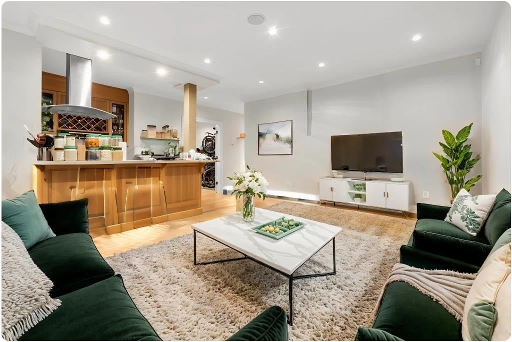 8233 Government Road - Government Road Single Family Residence for Sale, 7 Bedrooms (R3104352)# - 33